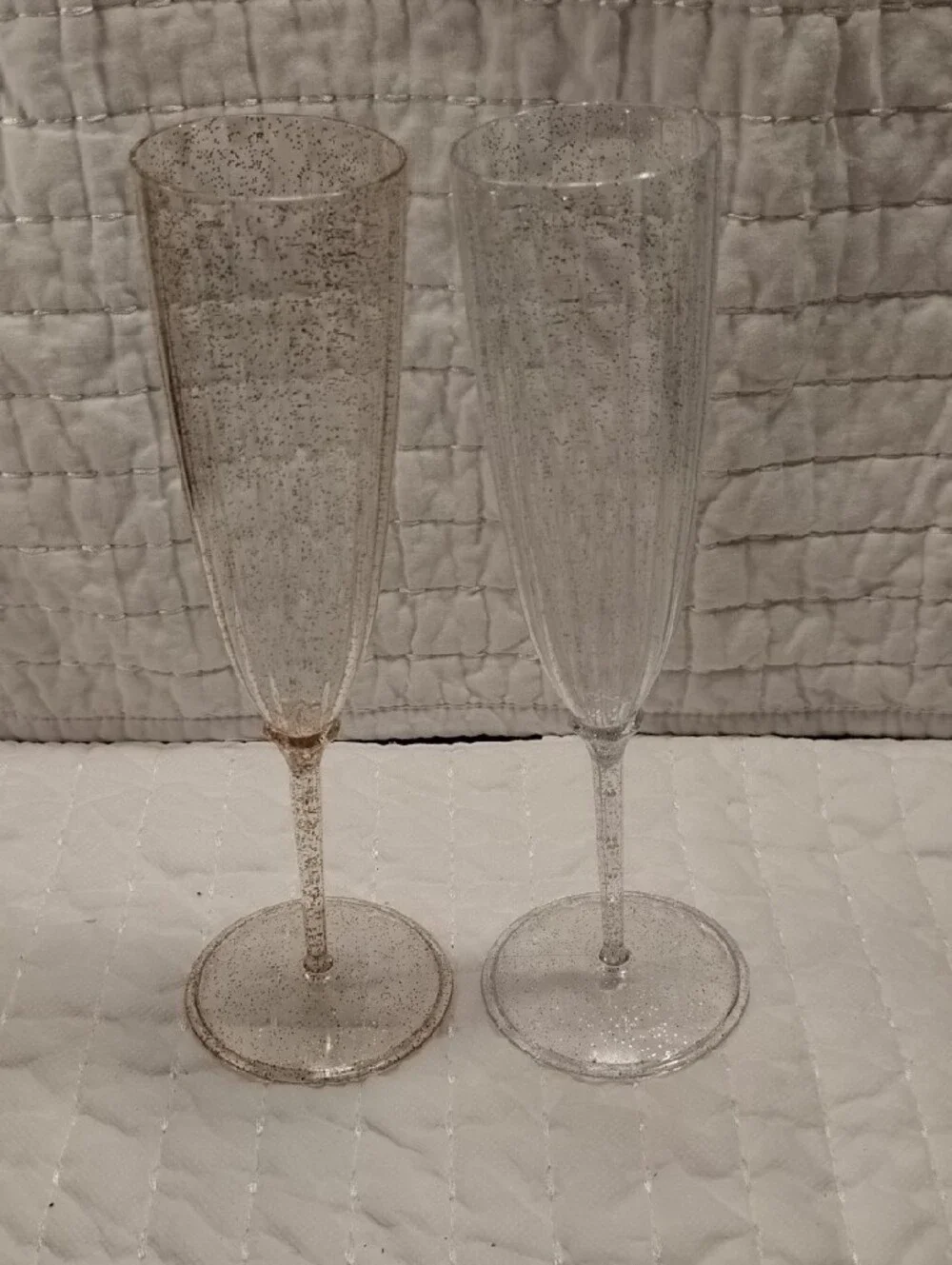 Cheer Plastic Party Glasses - Clear with Silver Glitter (Set of 4) 4 Sets